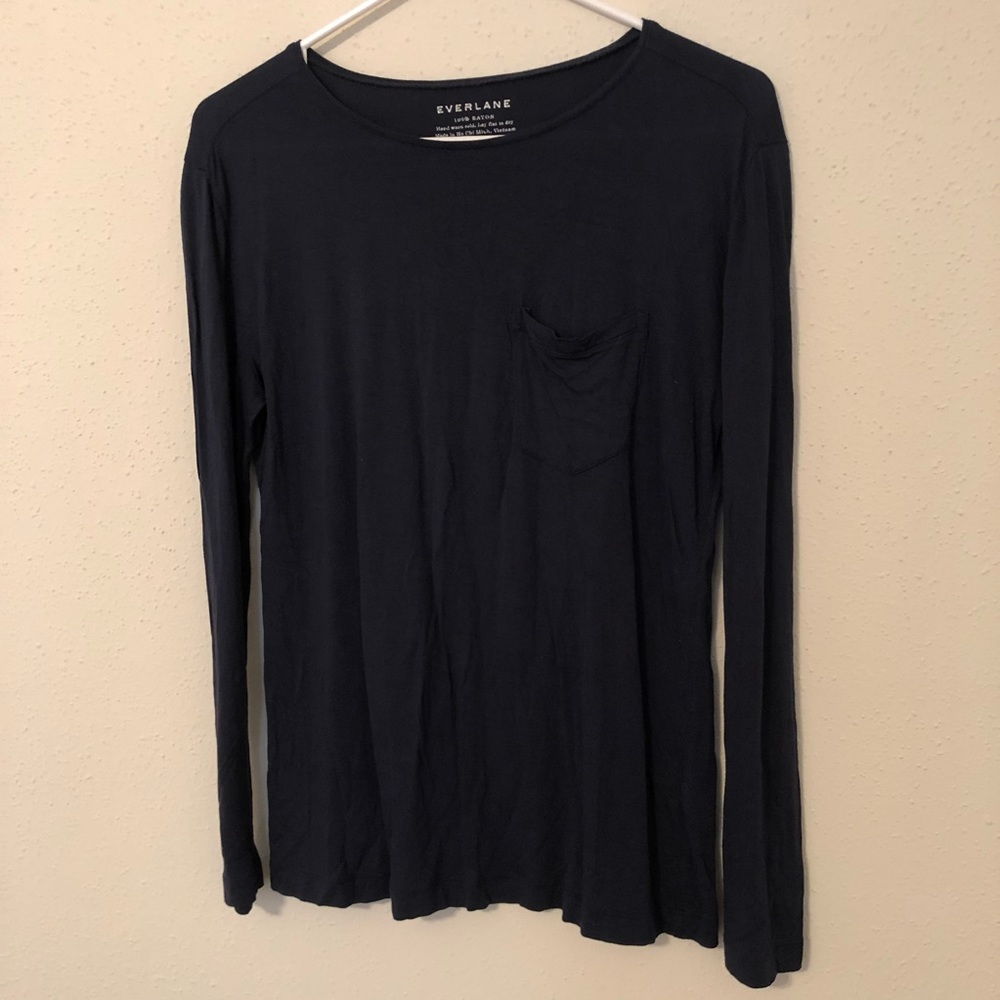 Everlane The Ryan long sleeve pocketed tee in Navy
